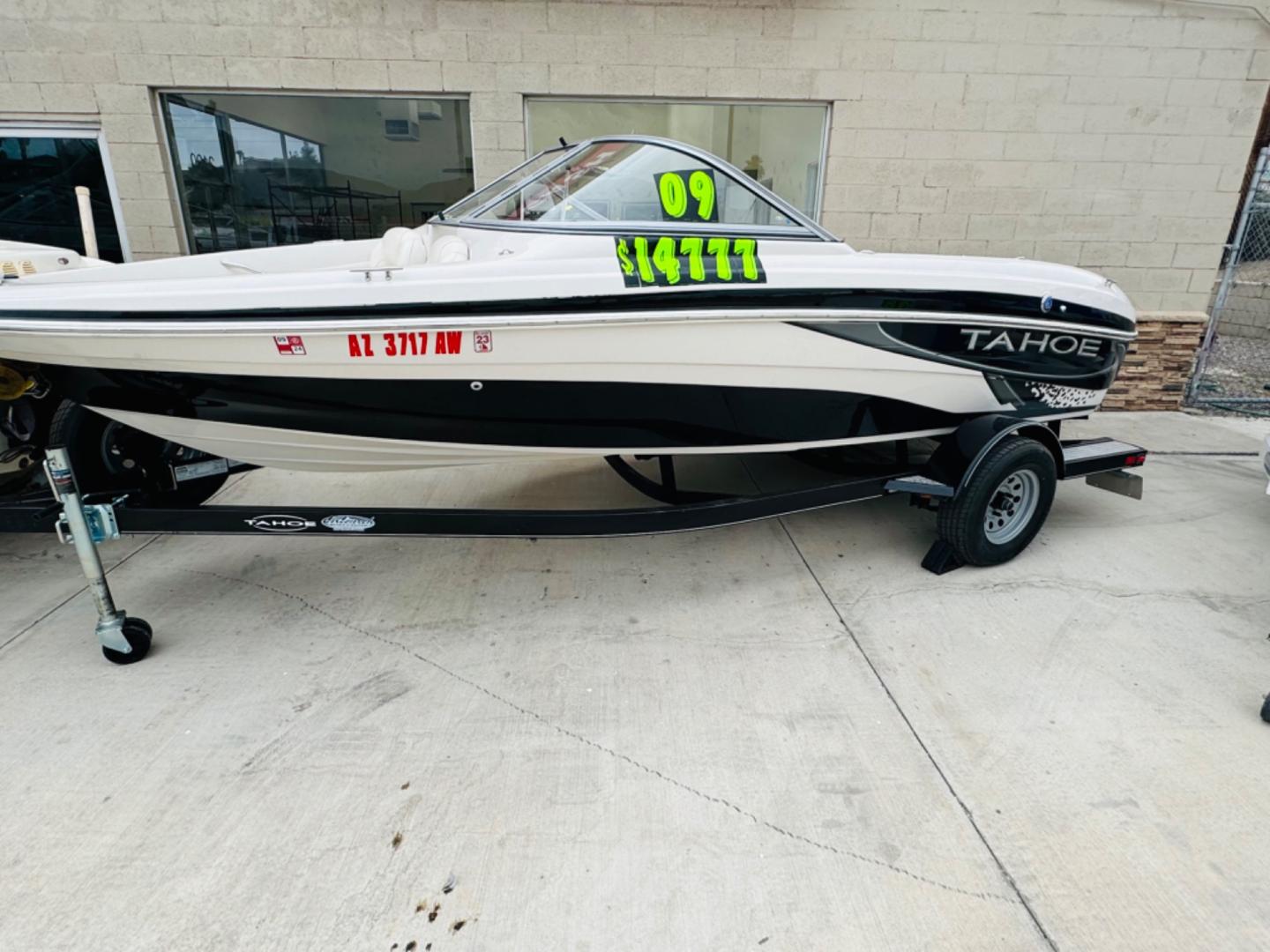 2009 Tahoe Q19 , located at 2190 Hwy 95, Bullhead City, AZ, 86442, (928) 704-0060, 0.000000, 0.000000 - 2009 Tahoe q19 fish and ski super clean new trolling motor . Just serviced - Photo#0